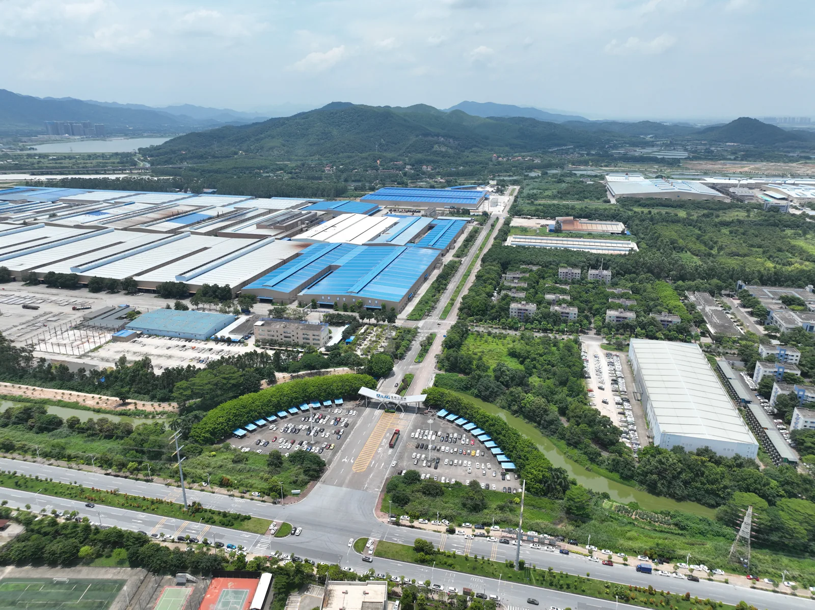 AAG 7000-mu industrial campus for modular building production